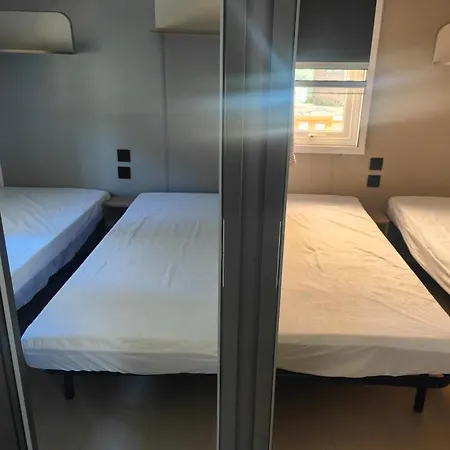 Κάμπινγκ La Croix Du Sud 4*