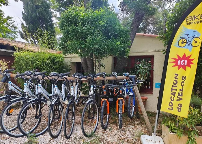 La Croix Du Sud Kamp alanı